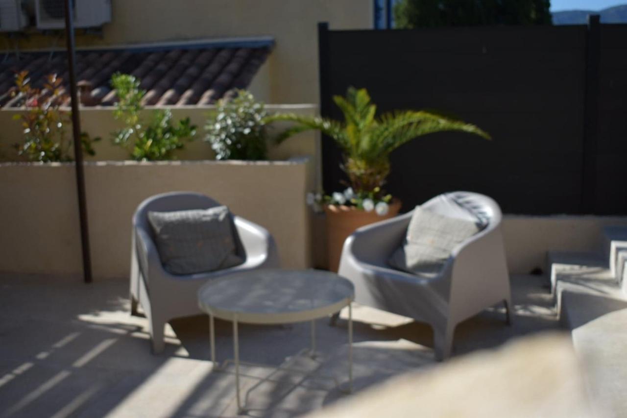 La Maison Bourgeoise - Adults Only Hotel Pourrieres Esterno foto